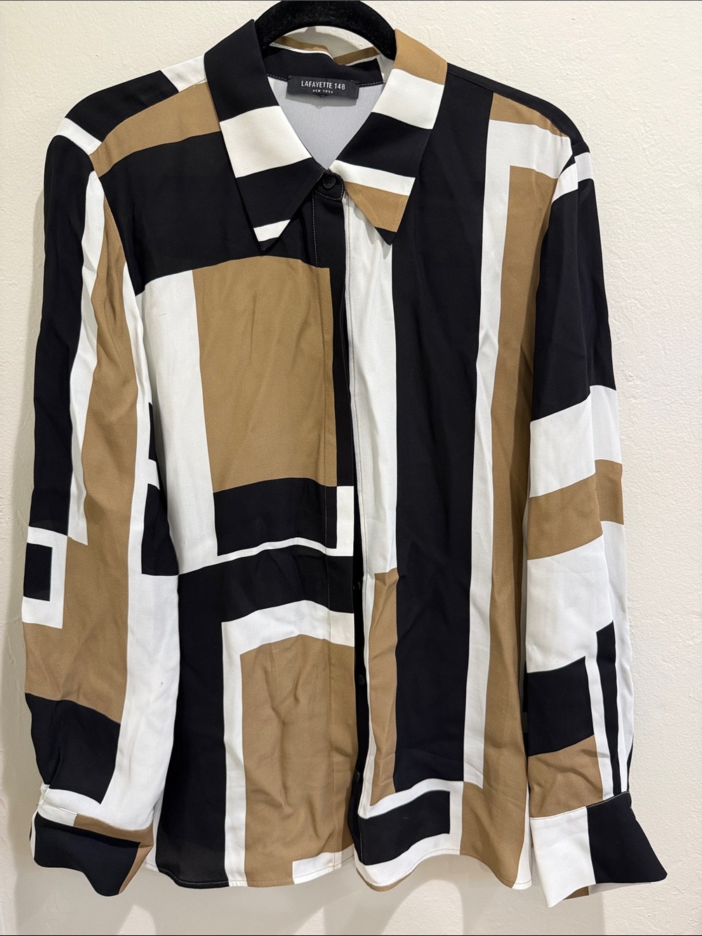 Lafayette 148 New York Geo-Block Button-Front blouse in Black, Tan & White